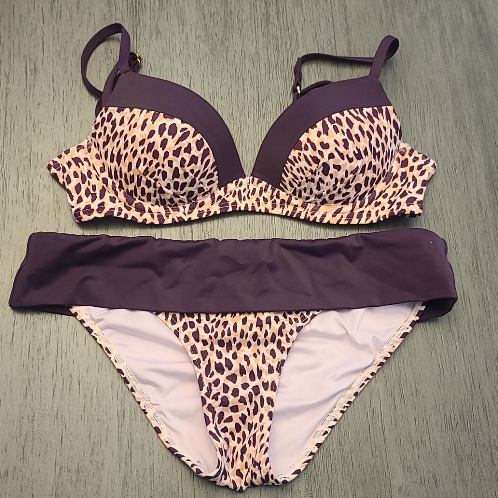 32B & Small Victoria's Secret Matching Bikini